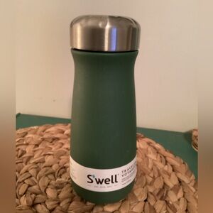 Swell Traveler Voyageur 16oz